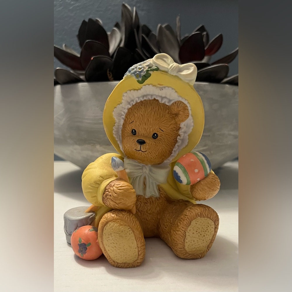 VTG Chapeau Noelle By Lucy Rigg “Alison” Bear Easter Egg Porcelain Figurine #755